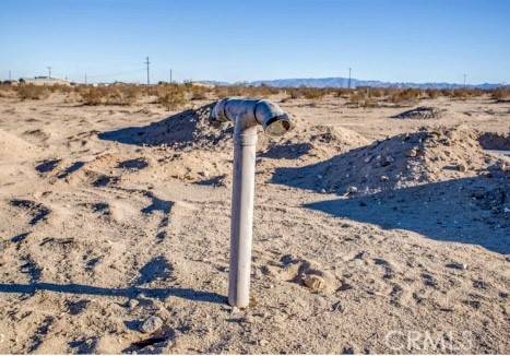 Landers, CA 92285,60426 Lorraine