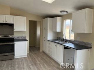 Joshua Tree, CA 92252,4773 Avenida La Flora Desierta