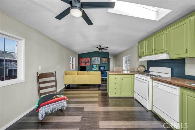 Clearlake Oaks, CA 95423,13050 Island #12