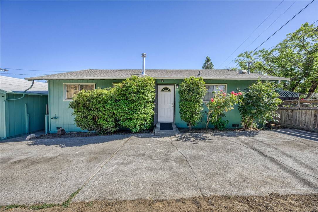 Clearlake, CA 95422,3206 4th Street
