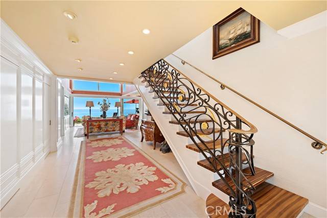 Laguna Beach, CA 92651,843 Cliff Drive