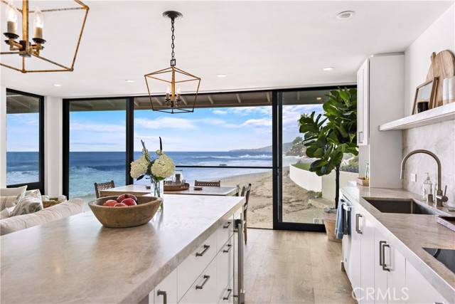 Laguna Beach, CA 92651,106 Blue Lagoon