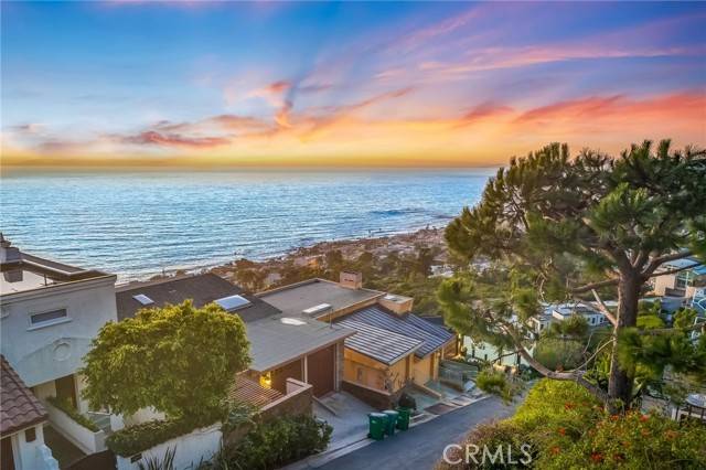 Laguna Beach, CA 92651,2495 Iris