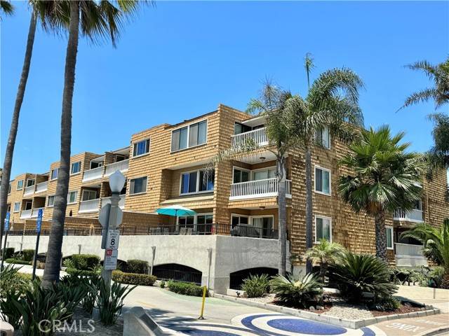 Newport Beach, CA 92661,600 E Oceanfront #1A