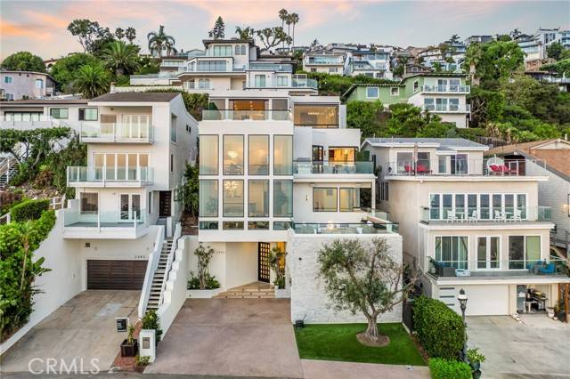 Laguna Beach, CA 92651,2492 Glenneyre Street