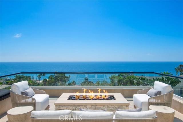 Laguna Beach, CA 92651,2492 Glenneyre Street