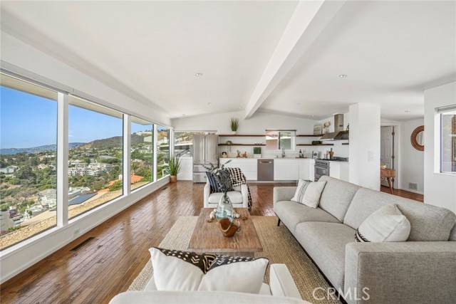 Laguna Beach, CA 92651,31161 Holly Drive