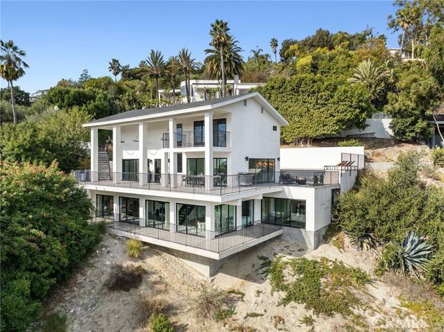 Laguna Beach, CA 92651,1445 Mar Vista Way