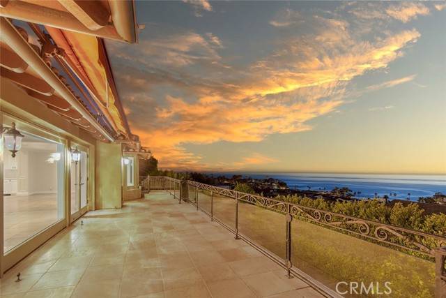 Laguna Beach, CA 92651,517 Emerald Bay