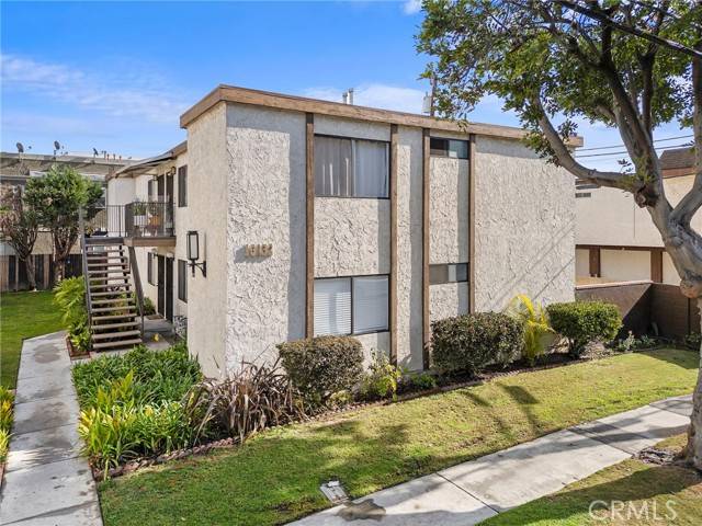 Huntington Beach, CA 92647,16132 Parkside Lane #B