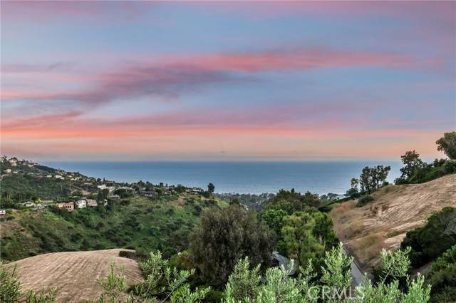 Laguna Beach, CA 92651,2095 Temple Hills Drive