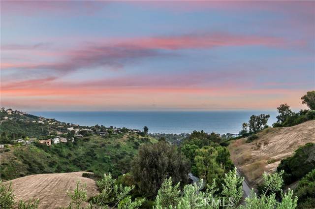 Laguna Beach, CA 92651,2095 Temple Hills Drive