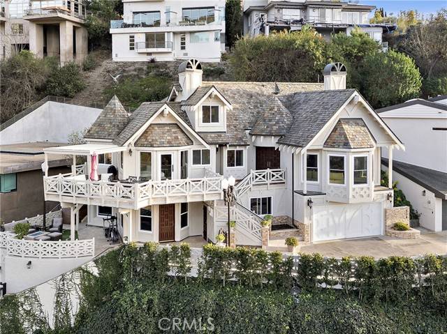 Laguna Beach, CA 92651,530 Temple Hills Drive