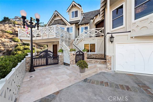 Laguna Beach, CA 92651,530 Temple Hills Drive