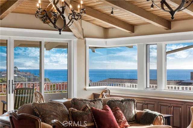 Laguna Beach, CA 92651,822 Emerald Bay