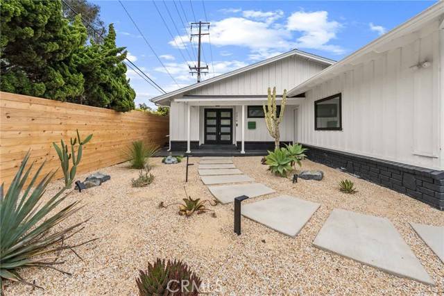 Manhattan Beach, CA 90266,2416 Palm Avenue