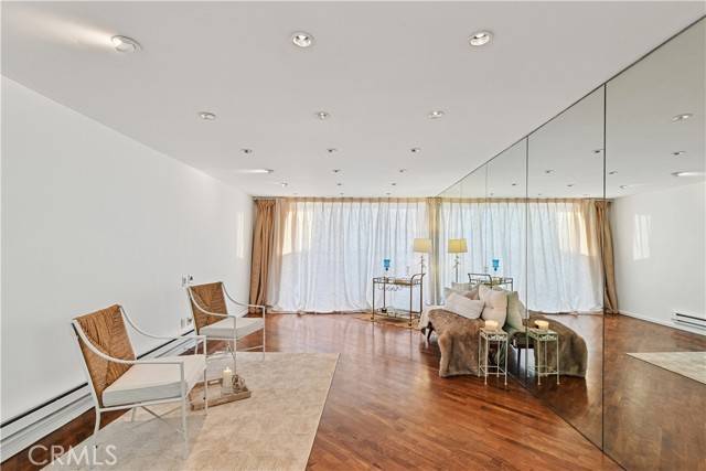 Marina Del Rey, CA 90292,6 Voyage Street #204
