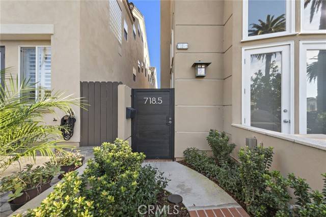Corona Del Mar, CA 92625,718 Marguerite Avenue