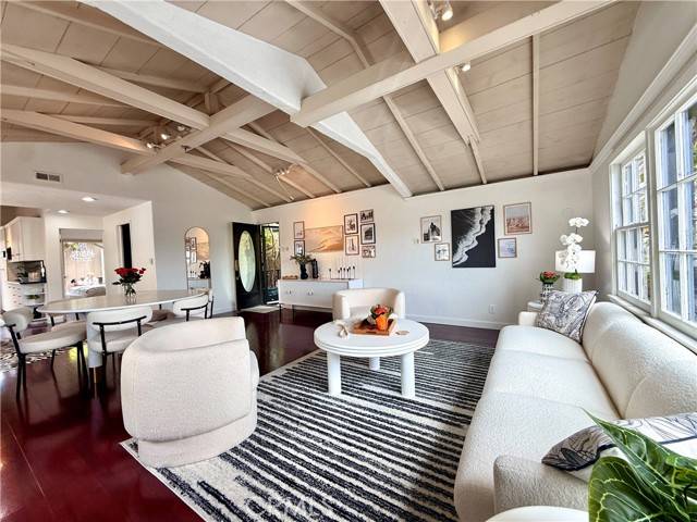Laguna Beach, CA 92651,1056 Glenneyre Street