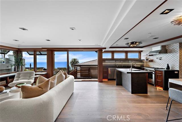 Laguna Beach, CA 92651,31678 Seacliff Drive