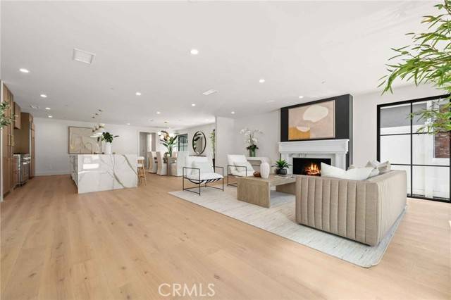 Newport Beach, CA 92662,214 Abalone Avenue