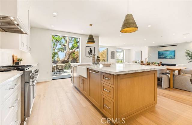 Laguna Beach, CA 92651,1759 Glenneyre Street