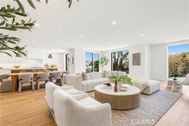 Laguna Beach, CA 92651,1759 Glenneyre Street