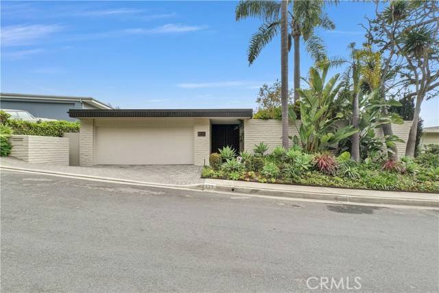 Laguna Beach, CA 92651,537 Dunnegan Place