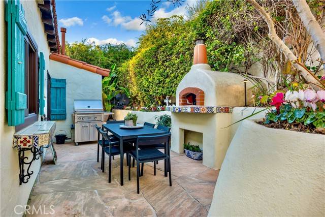 Laguna Beach, CA 92651,802 Rembrandt Drive