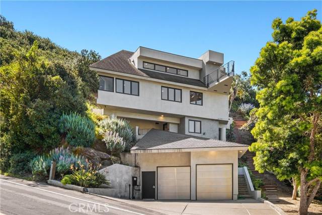 Laguna Beach, CA 92651,901 Summit Drive