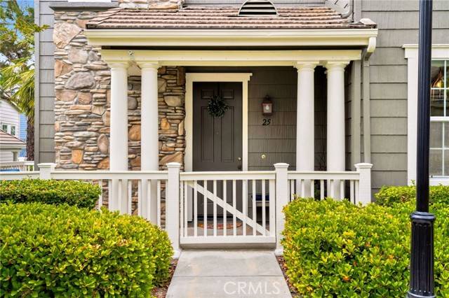 Ladera Ranch, CA 92694,25 Ellsworth Street #11