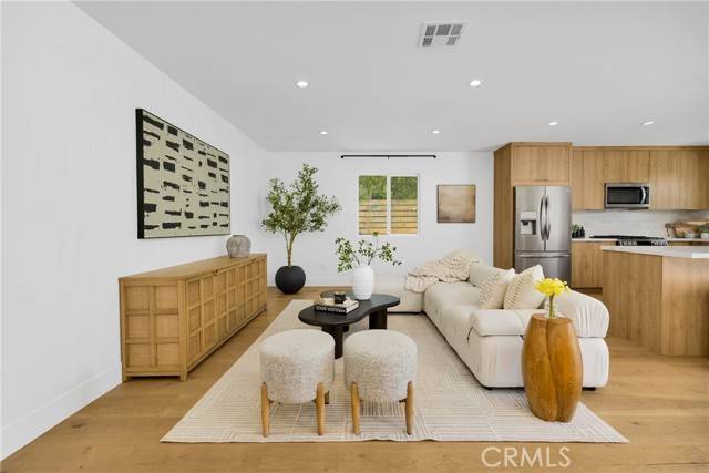 Los Angeles, CA 90045,6334 W 80th Place