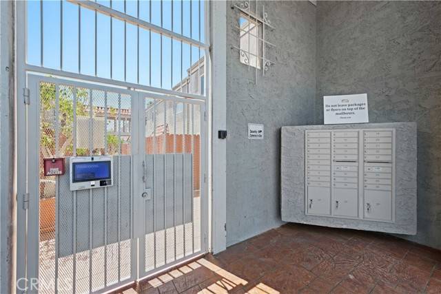 Inglewood, CA 90302,888 Victor Avenue #9