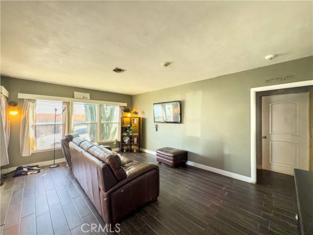 Compton, CA 90221,4810 E San Luis Street