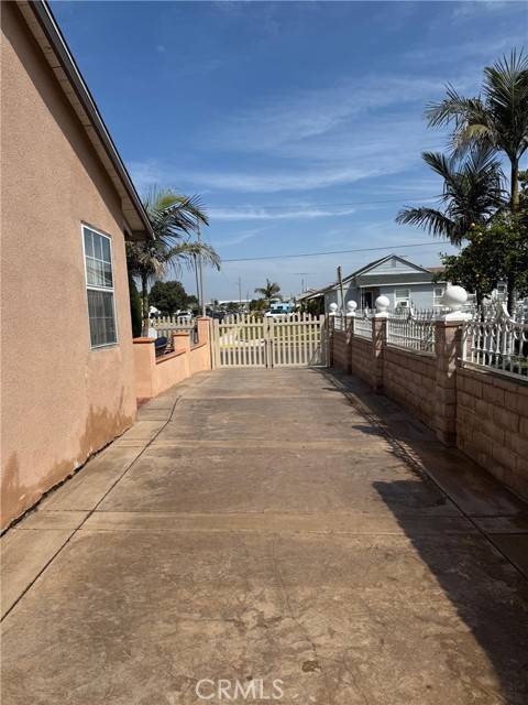 Compton, CA 90220,924 E 148th Street