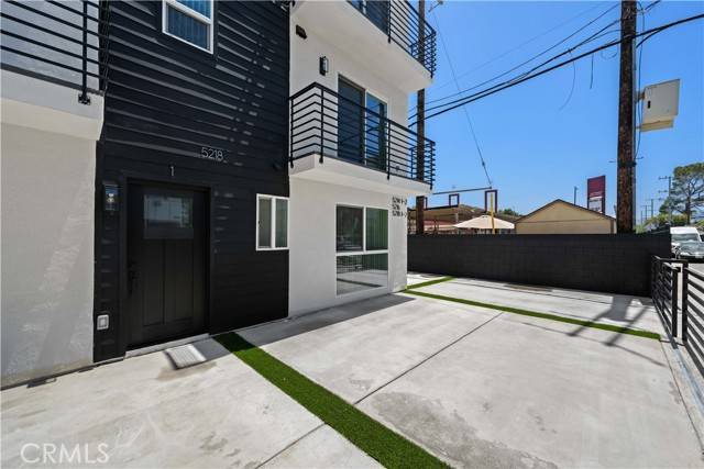 Toluca Lake, CA 91601,5218 Auckland Avenue