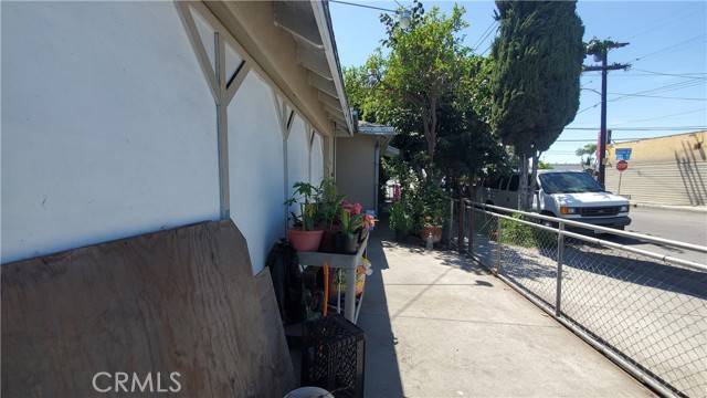 Los Angeles, CA 90001,6300 Holmes Avenue