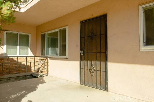 Inglewood, CA 90301,919 E La Palma Drive #4