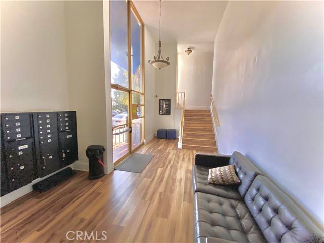 Long Beach, CA 90803,3707 E Livingston Drive #403