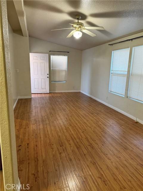 Lynwood, CA 90262,5300 Cortland #27