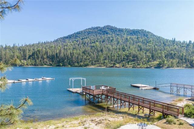 Bass Lake, CA 93604,39127 Poplar