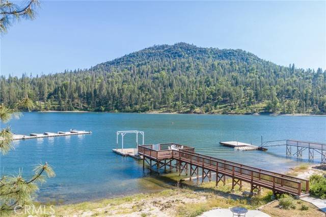 Bass Lake, CA 93604,39127 Poplar