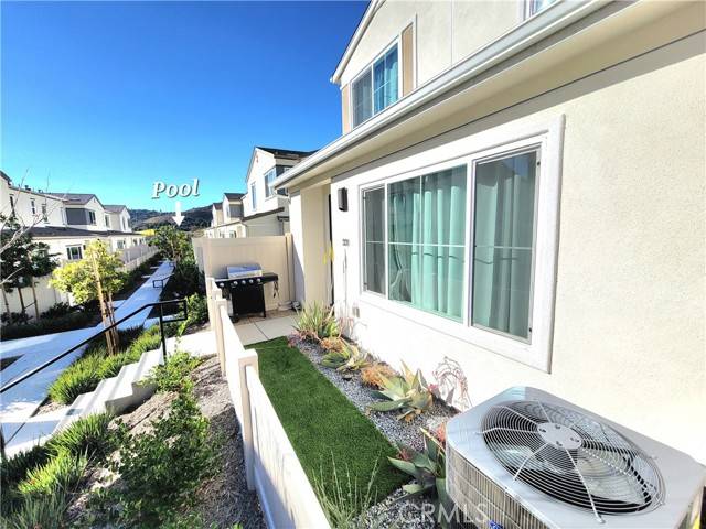 Fallbrook, CA 92028,331 Citrine Trail