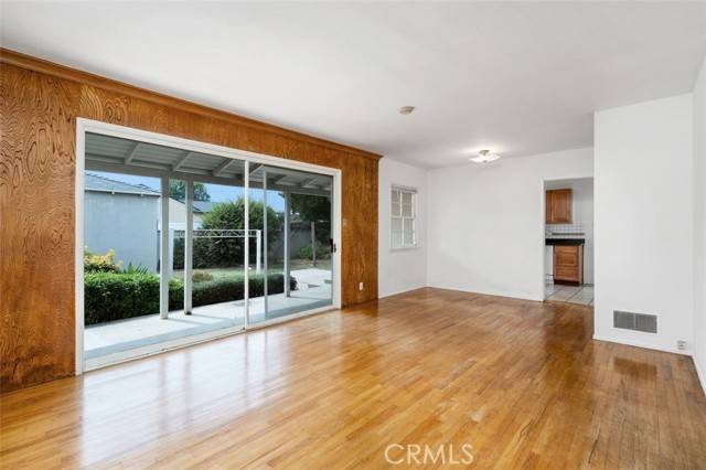 Mission Hills (san Fernando), CA 91345,9933 Norwich Avenue