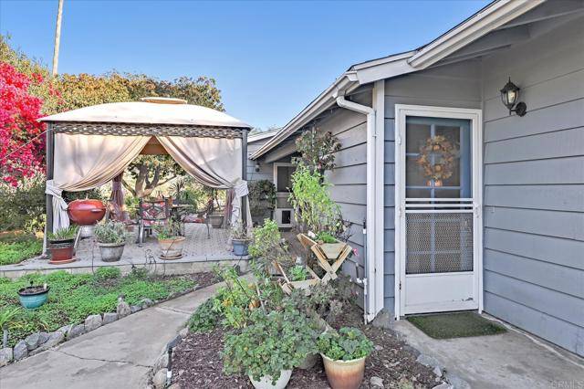 Vista, CA 92084,2241 Green Hills Way