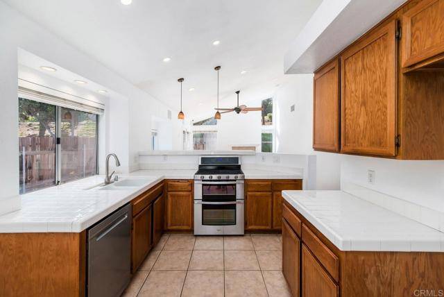 San Marcos, CA 92078,1208 Bridgehampton Street