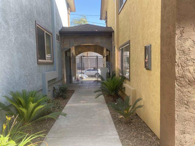 San Diego, CA 92115,5550 Adelaide Avenue #10