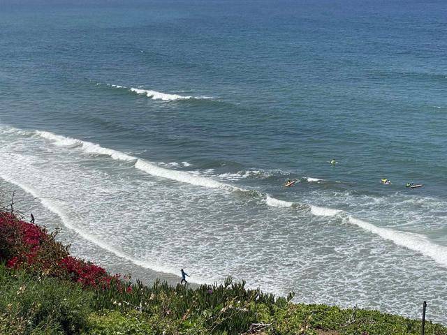 Encinitas, CA 92024,1368 S Coast Highway 101