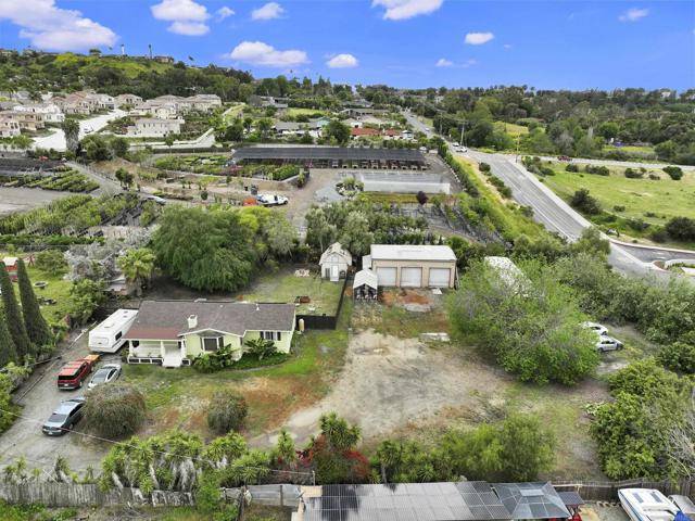 Vista, CA 92081,517 Smilax