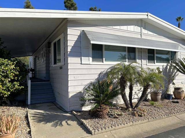 Carlsbad, CA 92011,7226 San Bartolo #204